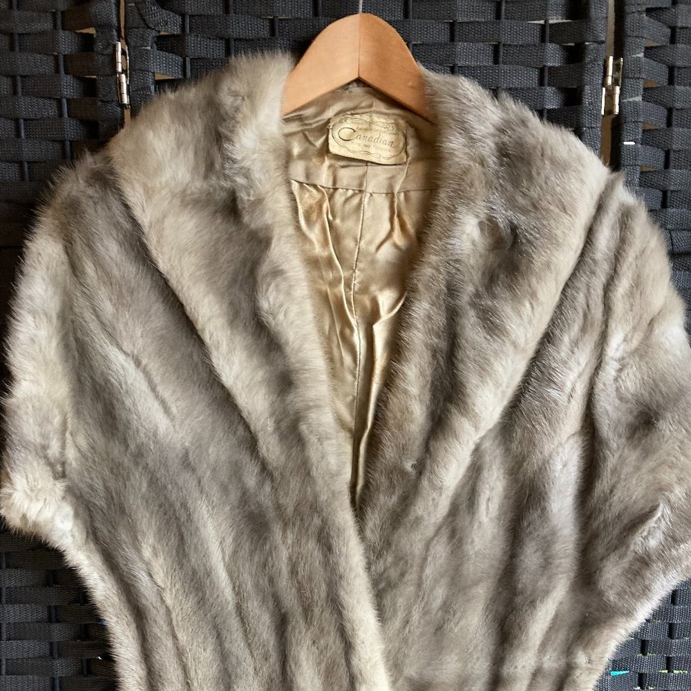 Vintage gray fur capelet - Mink